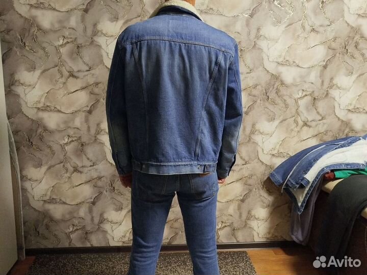 Джинсовая куртка с мехом levis