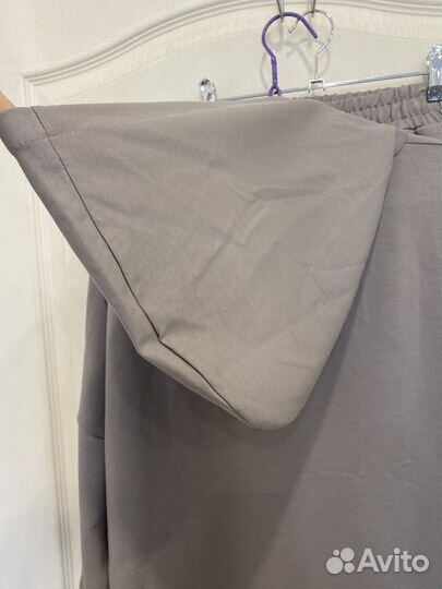 Женский спортивный костюм