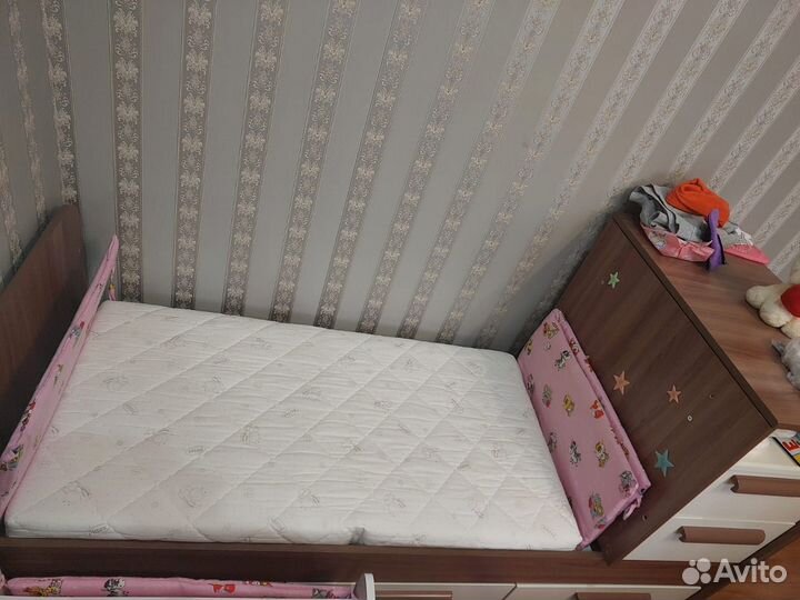 Детская кроватка