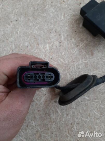 Реле топливного насоса Volkswagen Passat B6 BVY