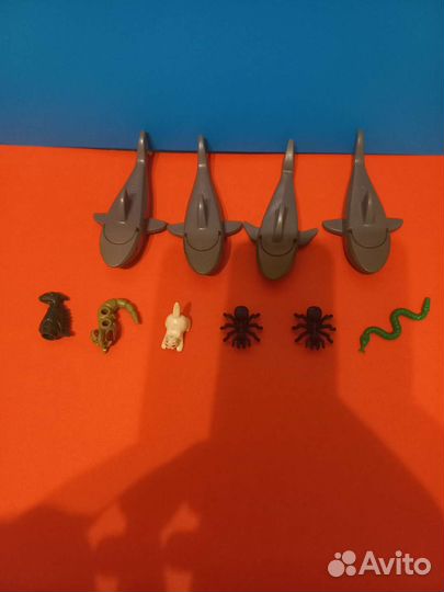 Игрушки лего(минифигурки,детали к ним),много