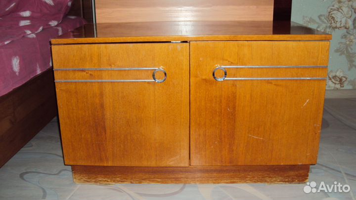 Продам тумбу