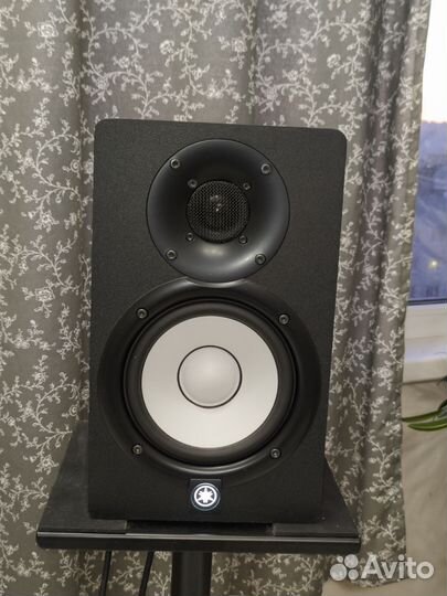 Студийные мониторы Yamaha hs5