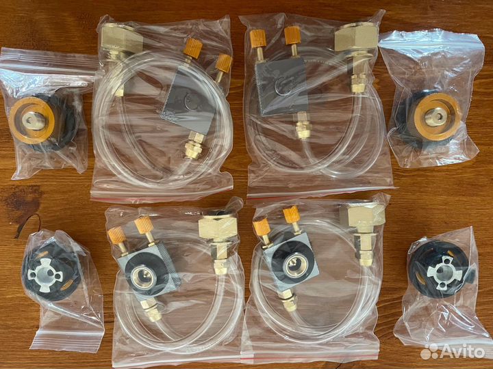 Заправочная станция с редуктором для баллончиков