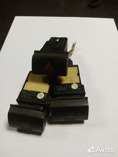 Кнопки аварийки тойота авенсис 1