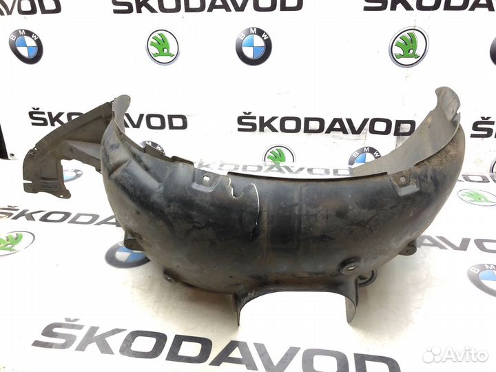 Подкрылок передний правый Skoda Octavia A7 (5E)