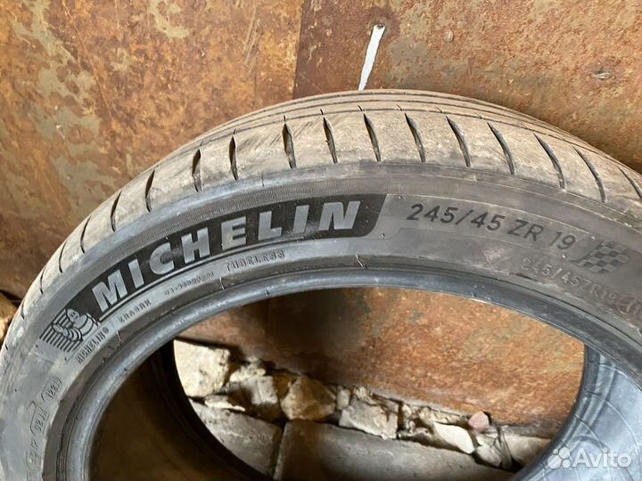 Michelin Pilot Sport 4 245/45 R19 102Y