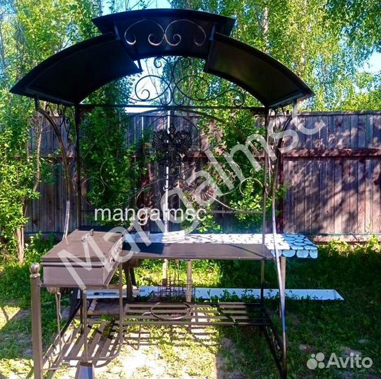 Мангал с крышей