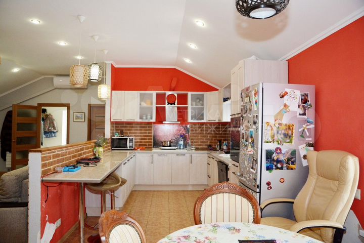 Дом 210 м² на участке 7 сот.