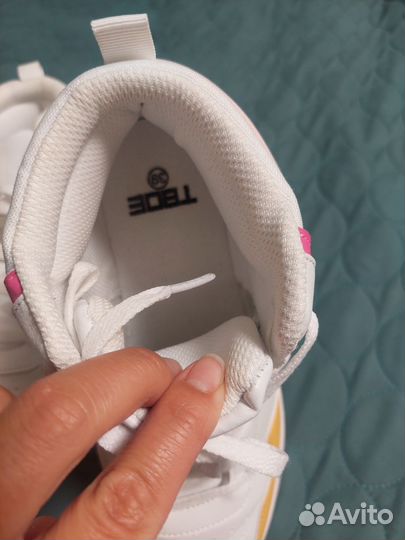 Кроссовки твоё 39 размер