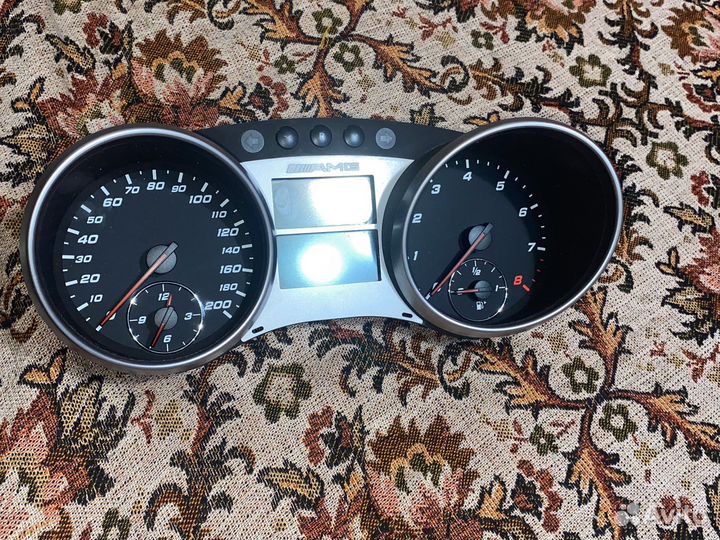 Приборка Мерседес мл 164 6.3 Амг