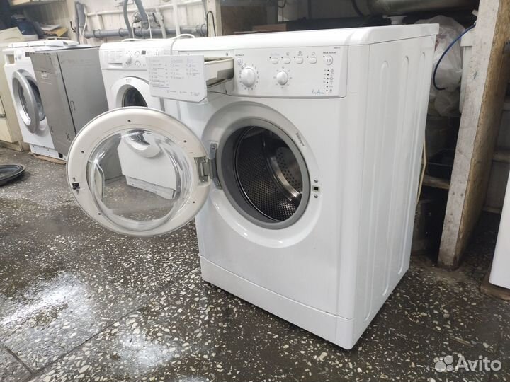 Большой Indesit 6 кг 52 см