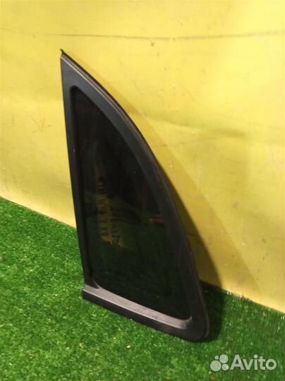 Стекло задней форточки левая Kia RIO 3 QB 2011