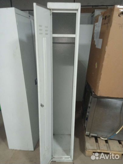 Шкаф металлический для одежды