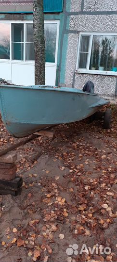 Лодка с мотором