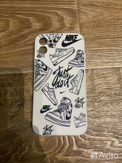 Чехол на iPhone 11