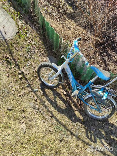 Детский велосипед с родительской ручкой