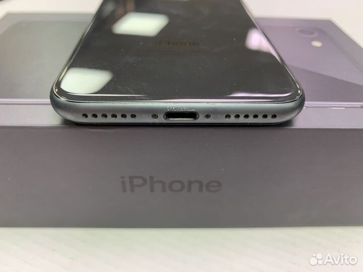 iPhone 8, 64 ГБ
