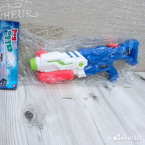 Водные пистолеты, мячи и т.д