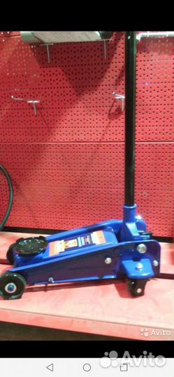 Домкрат подкатной 3т