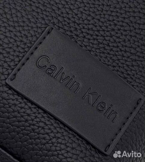 Calvin klein сумка на плечо новая