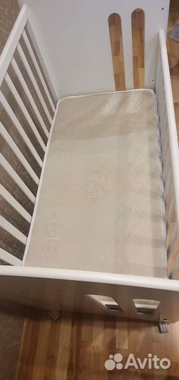 Детская кровать с матрасом