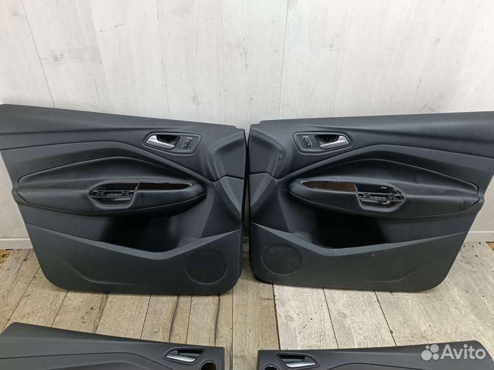 Обшивка двери 4шт комплект кожа Ford Kuga 2