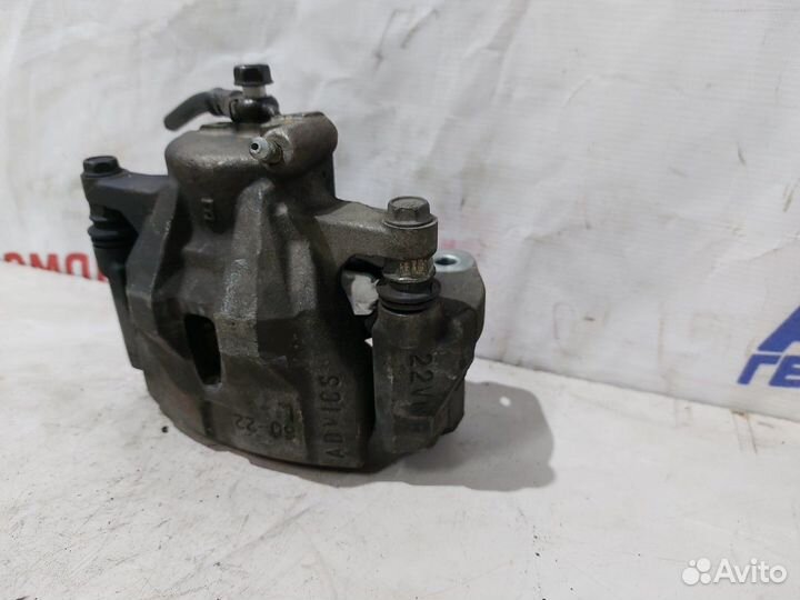 Суппорт тормозной передний левый Toyota Corolla