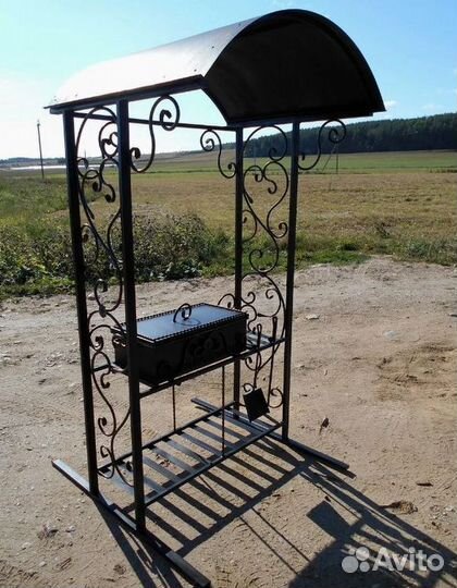 Мангал с крышей