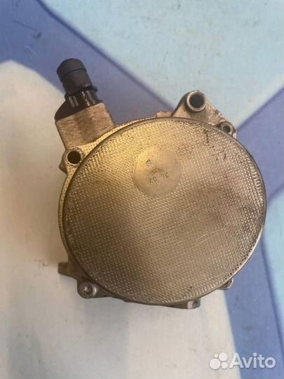 Насос вакуумный 06J145100b