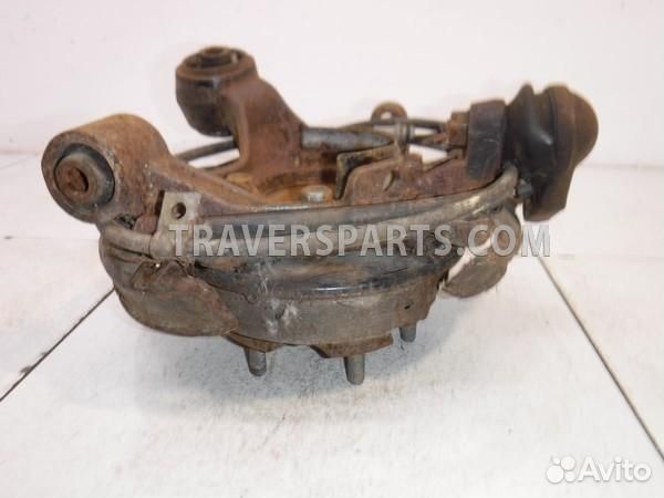 Кулак задний правый MR418066