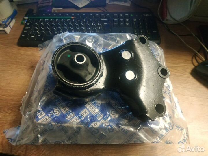 Опора двигателя задняя Kia Spectra