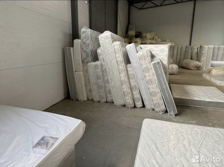 Матрас с пружинным блоком 160х200 новый