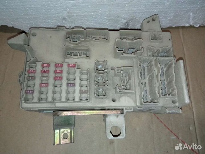 Toyota Camry блок предохранителей