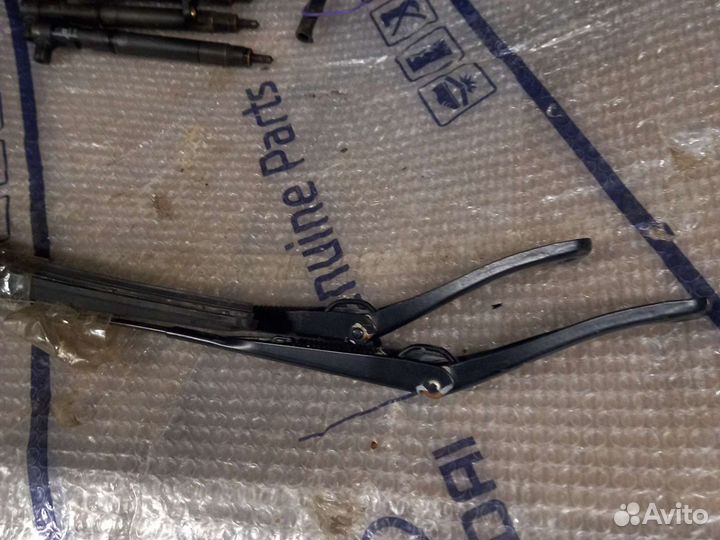 Рено сандеро- поводки дворников