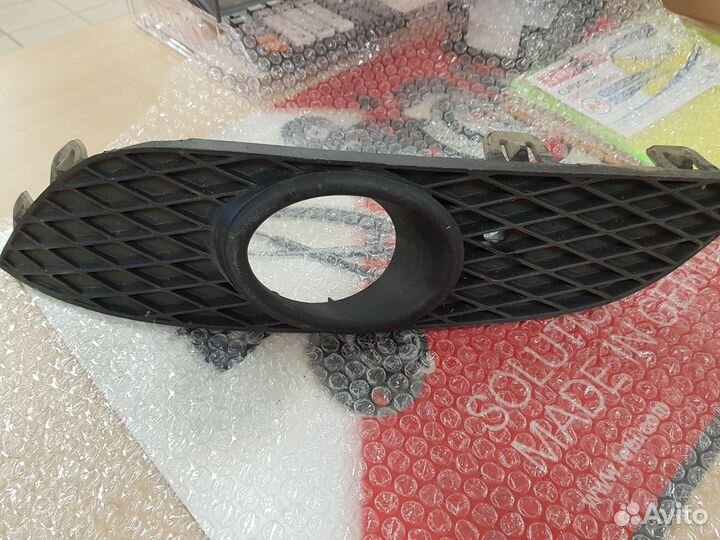Решетка в бампер передняя левая Opel Astra 2008