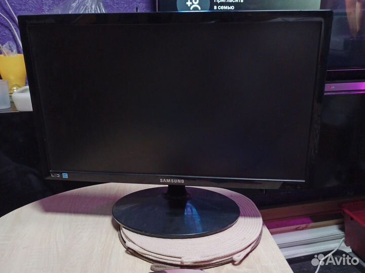 Монитор Samsung