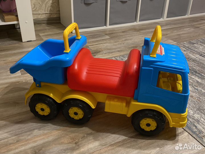 Машина каталка толокар