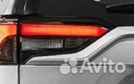 Задний левый фонарь на крышке багажника -V Toyota RAV4