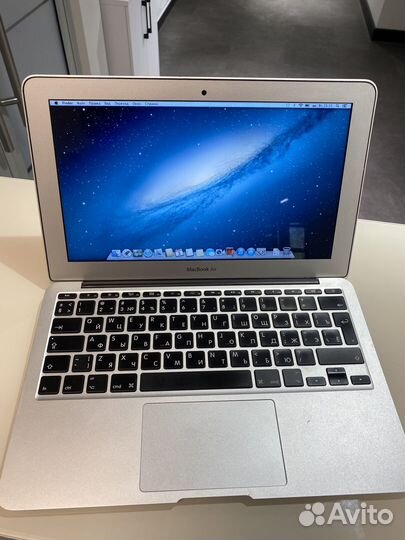 Apple macbook air 11-inch