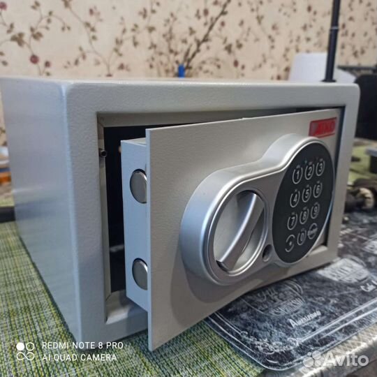 Сейф мебельный