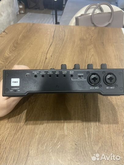 Аудиоинтерфейс Maono AU-AM100