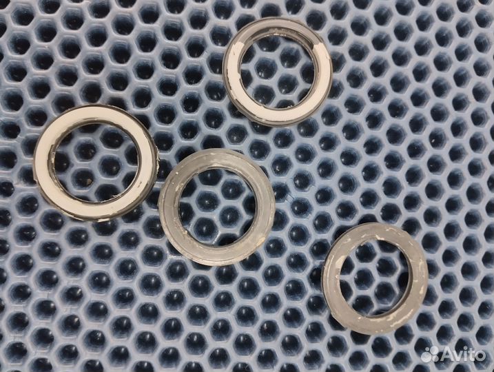 Suzuki RF900R T703 прокладки свечных колодцев