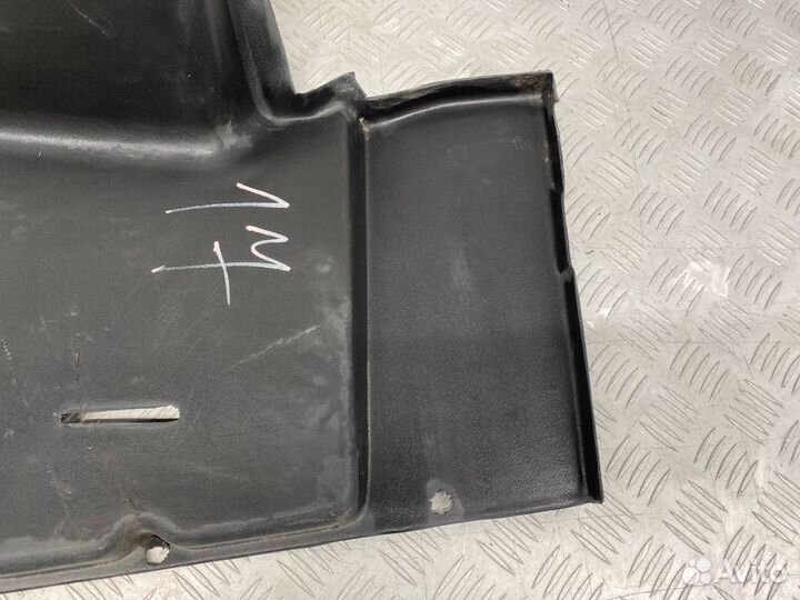 Б/У обшивка багажника (обшивка салона) задний