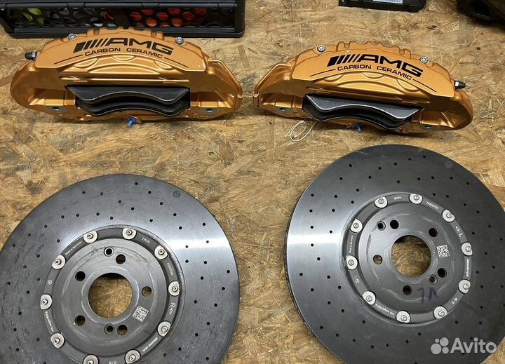 Керамические тормоза Mercedes AMG