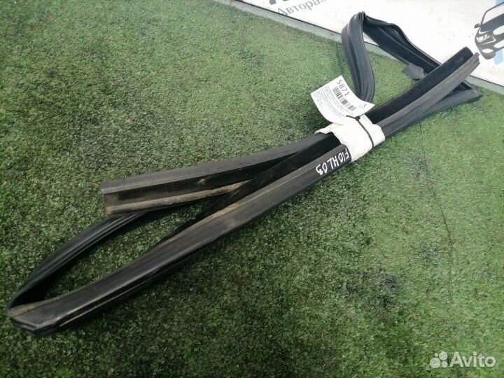 Направляющая стекла двери передняя левая Bmw 523