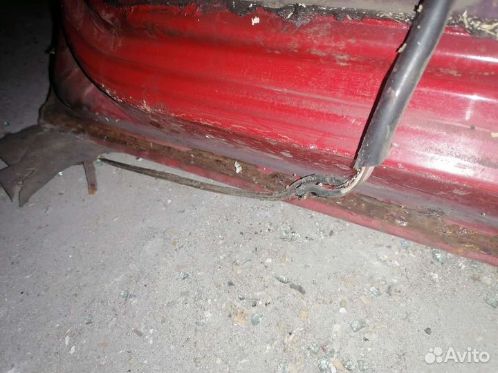 Дверь передняя правая Volvo 460