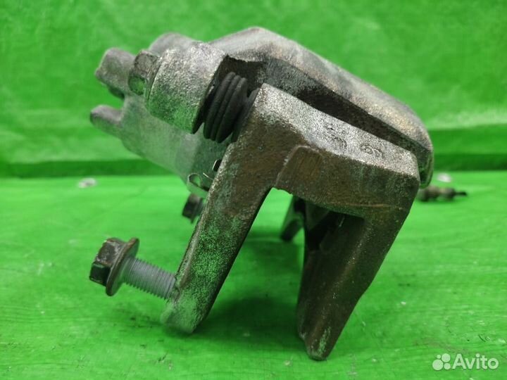 Суппорт тормозной перед. левый Dodge / Jeep