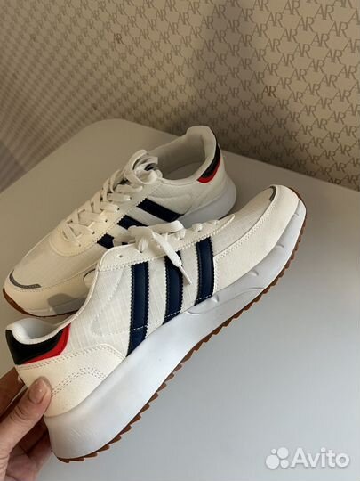 Кроссовки мужские (новые)