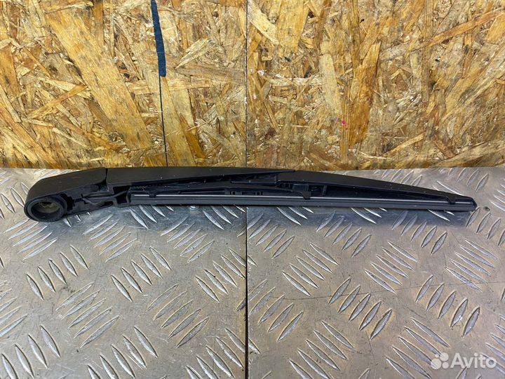 Поводок стеклоочистителя задний Hyundai Creta 1